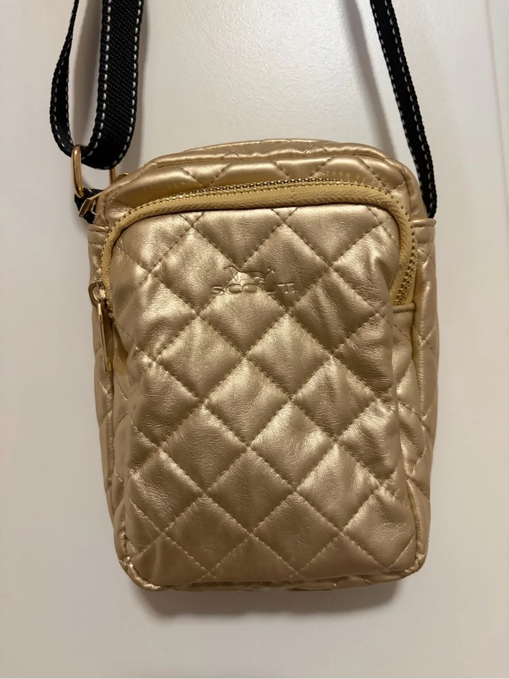 NWOT⚜️🐶SCOUT Quilted Metallic Gold Mini Crossbody Pouch Concert Bag ⚜️🐾